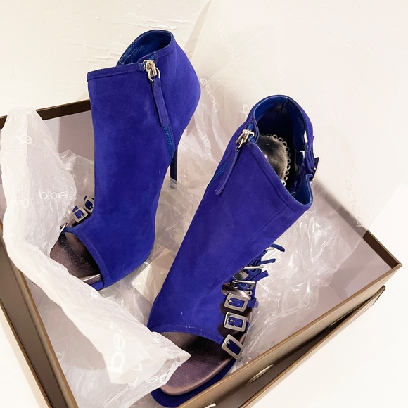 New in BOX 2011 BEBE Taffy Blue Suede shoes buckle heels US 9 Women's toe boot - Picture 12 of 13